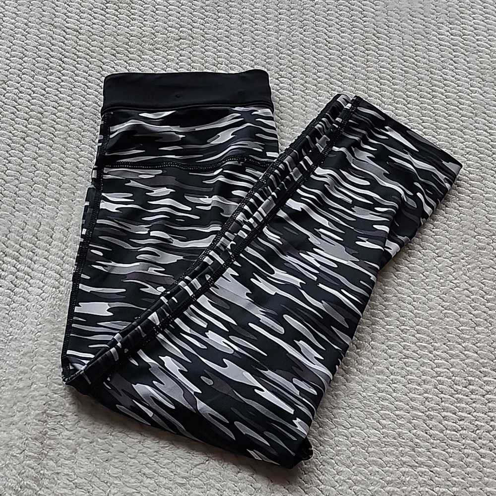Nike Dri Fit Run Fast Black/Gray & White Leggings
